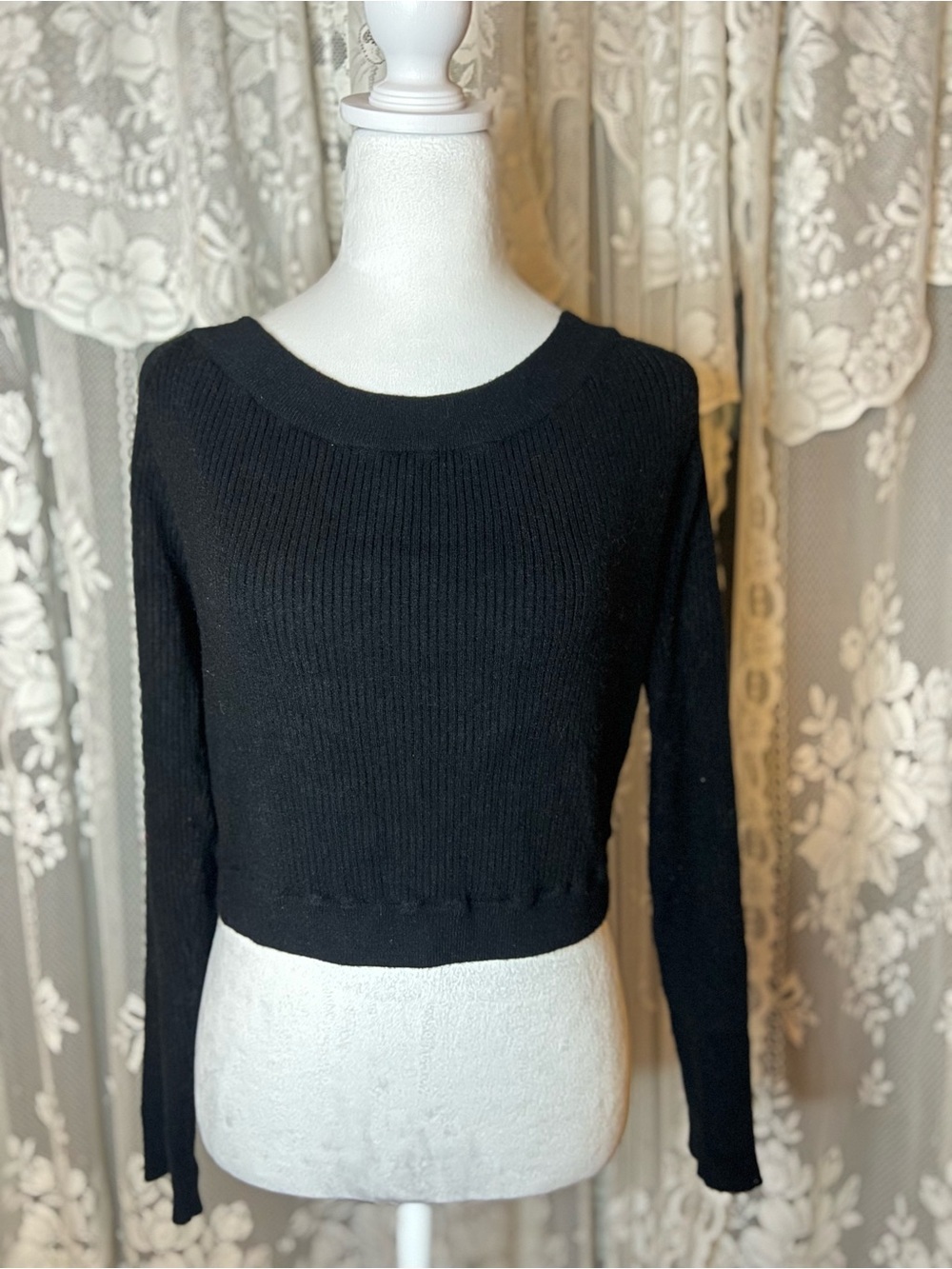 Forever 21 Black Ribbed Crop Crewneck Sweater